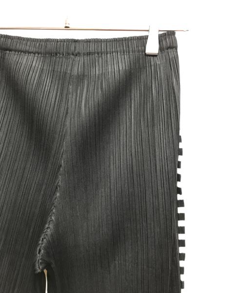 PLEATS PLEASE（プリーツプリーズ）PLEATS PLEASE (プリーツプリーズ) プリーツハーフパンツ ブラック サイズ:SIZE 5の古着・服飾アイテム