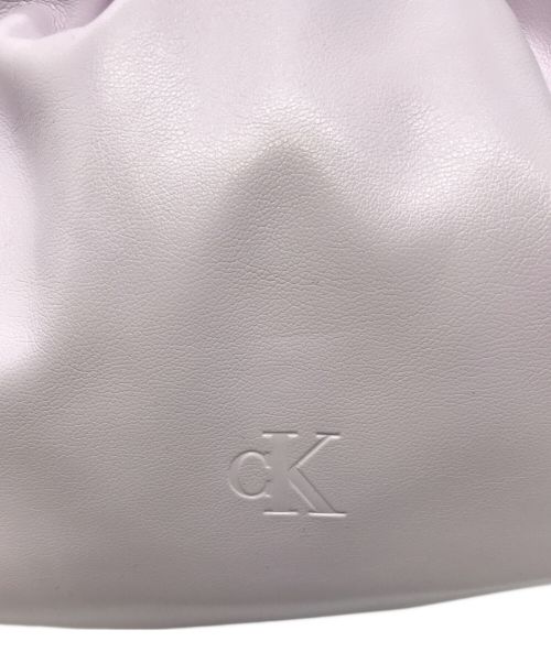 Calvin Klein Jeans（カルバンクラインジーンズ）Calvin Klein Jeans (カルバンクラインジーンズ) ドロスト2WAYバッグ ラベンダーの古着・服飾アイテム