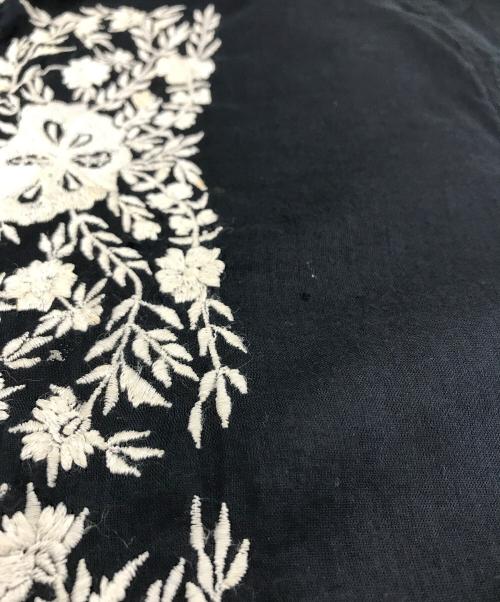 ne quittez pas（ヌキテパ）ne quittez pas (ヌキテパ) エンブロイダリーシアーワンピース ネイビー×ホワイト サイズ:実寸参照の古着・服飾アイテム