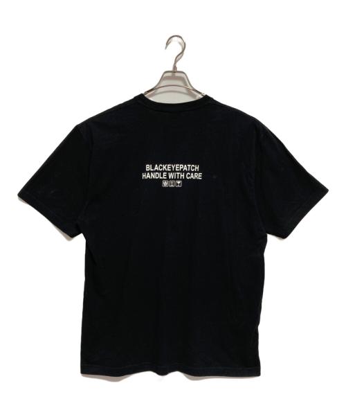 THE BLACK EYE PATCH（ブラックアイパッチ）THE BLACK EYE PATCH (ブラックアイパッチ) Tシャツ ブラック×レッド サイズ:XLの古着・服飾アイテム
