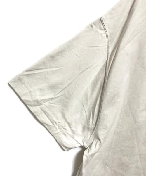 COGTHEBIGSMOKE（コグザビッグスモーク）COGTHEBIGSMOKE (コグザビッグスモーク) DELTA T-SHIRT アイボリー サイズ:下記参照の古着・服飾アイテム