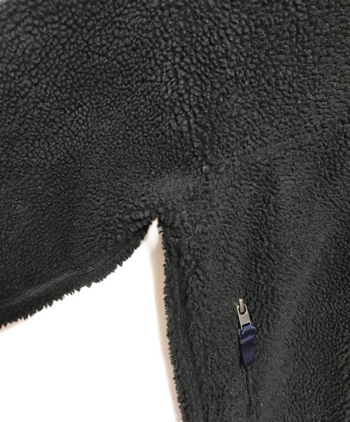 Patagonia（パタゴニア）Patagonia (パタゴニア) CLASSIC RETRO-X JACKET ブラック×ブルー サイズ:XXSの古着・服飾アイテム