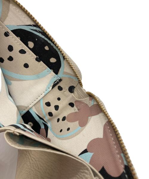 IANNE（イアンヌ）IANNE (イアンヌ) 2つ折り財布 ベージュの古着・服飾アイテム