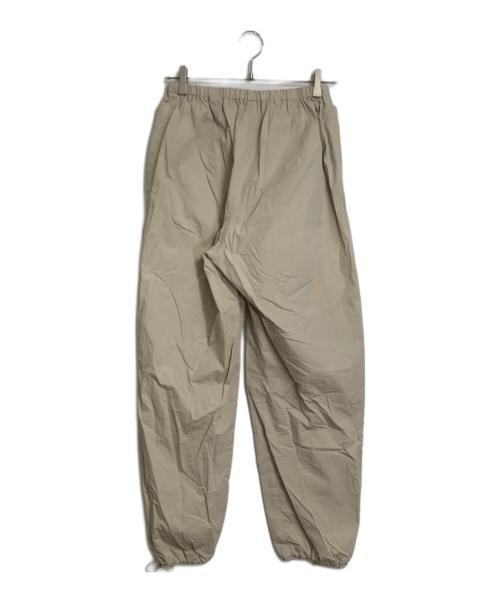 H BEAUTY&YOUTH（エイチ ビューティー&ユース）H BEAUTY&YOUTH (エイチ ビューティー&ユース) タイプライタースノーパンツ イージーパンツ ボタンフライポケット　 ベージュ サイズ:SMALLの古着・服飾アイテム
