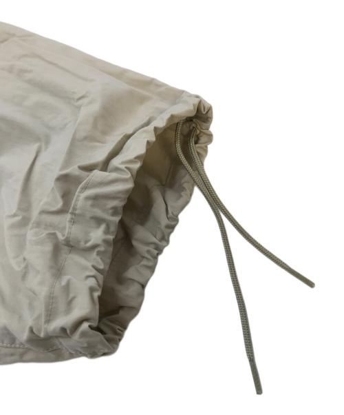 H BEAUTY&YOUTH（エイチ ビューティー&ユース）H BEAUTY&YOUTH (エイチ ビューティー&ユース) タイプライタースノーパンツ イージーパンツ ボタンフライポケット　 ベージュ サイズ:SMALLの古着・服飾アイテム