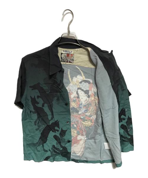 Sun Surf SPECIAL EDITION（サンサーフ・スペシャルエディション）SUN SURF SPECIAL EDITION (サンサーフ・スペシャルエディション) 歌川国芳 (ウタガワクニヨシ) 木曾街道六十九次之内 下諏訪 八重垣姫 ブラック サイズ:Sの古着・服飾アイテム