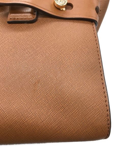 MICHAEL KORS（マイケル・コース）MICHAEL KORS (マイケルコース) CARMER スモール フラップ サッチェル ブラウンの古着・服飾アイテム