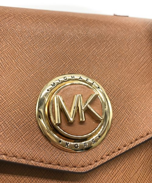MICHAEL KORS（マイケル・コース）MICHAEL KORS (マイケルコース) CARMER スモール フラップ サッチェル ブラウンの古着・服飾アイテム