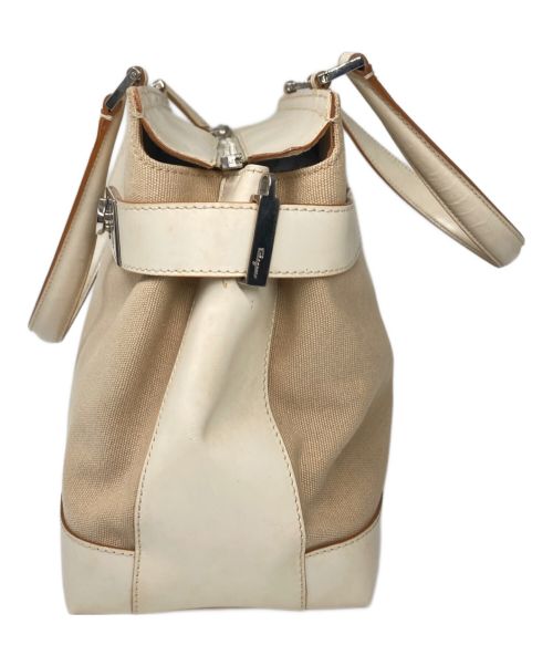 Salvatore Ferragamo（サルヴァトーレ フェラガモ）Salvatore Ferragamo (サルヴァトーレ フェラガモ) ハンドバッグ アイボリーの古着・服飾アイテム