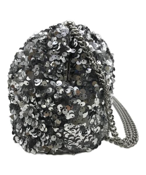 Kate Spade（ケイトスペード）Kate Spade (ケイトスペード) スクランチー シークイン ファブリック コンバーチブル クラッチ シルバーの古着・服飾アイテム