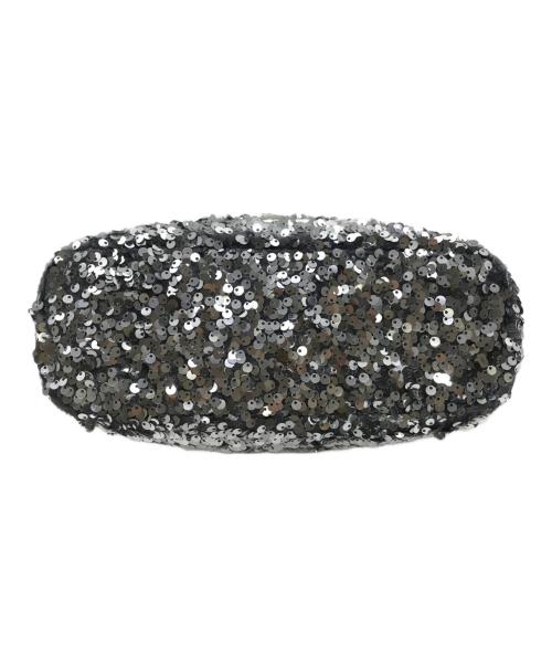 Kate Spade（ケイトスペード）Kate Spade (ケイトスペード) スクランチー シークイン ファブリック コンバーチブル クラッチ シルバーの古着・服飾アイテム