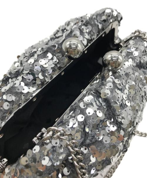 Kate Spade（ケイトスペード）Kate Spade (ケイトスペード) スクランチー シークイン ファブリック コンバーチブル クラッチ シルバーの古着・服飾アイテム