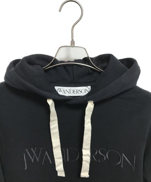 J.W.ANDERSON（ジェイダブリューアンダーソン）J.W.ANDERSON (ジェイダブリューアンダーソン) エンブロイダリーロゴパーカー ブラック サイズ:XSの古着・服飾アイテム