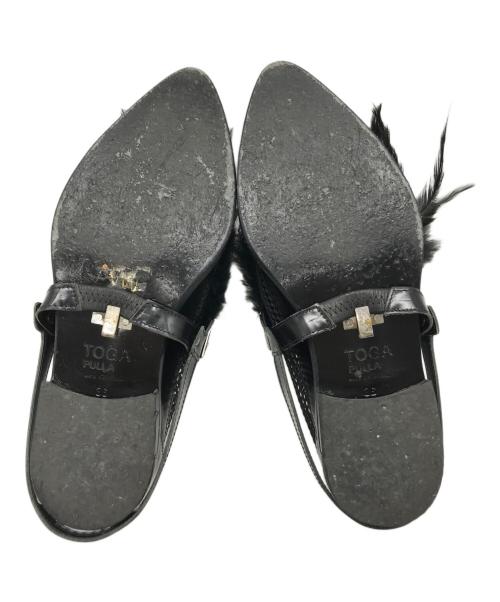 TOGA PULLA（トーガ プルラ）TOGA PULLA (トーガ プルラ) フェザー付きパンプス ブラック サイズ:SIZE 36の古着・服飾アイテム