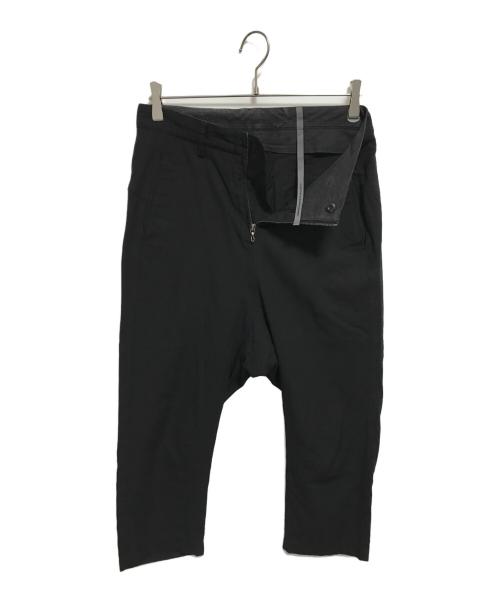 KAZUYUKI KUMAGAI ATTACHMENT（カズユキクマガイ アタッチメント）KAZUYUKI KUMAGAI ATTACHMENT (カズユキクマガイ アタッチメント) クロップドパンツ ブラック サイズ:1の古着・服飾アイテム