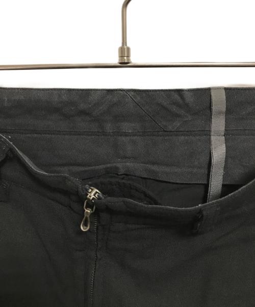 KAZUYUKI KUMAGAI ATTACHMENT（カズユキクマガイ アタッチメント）KAZUYUKI KUMAGAI ATTACHMENT (カズユキクマガイ アタッチメント) クロップドパンツ ブラック サイズ:1の古着・服飾アイテム