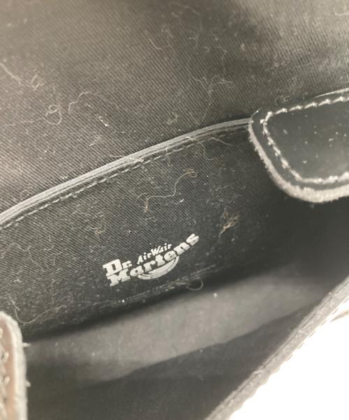 Dr.Martens（ドクターマーチン）Dr.Martens (ドクターマーチン) エナメルショルダーバッグ ブラックの古着・服飾アイテム