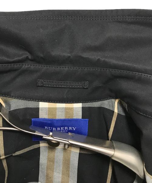 BURBERRY BLUE LABEL（バーバリーロンドンブルーレーベル）BURBERRY BLUE LABEL (バーバリーブルーレーベル) ショートトレンチコート ブラック サイズ:36の古着・服飾アイテム