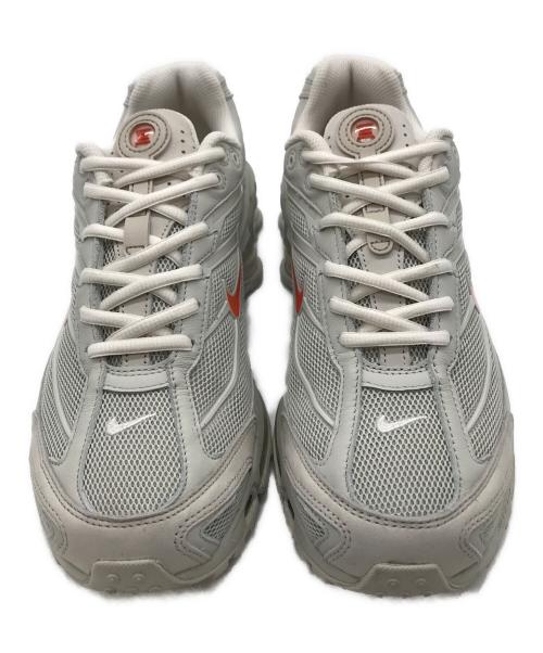 NIKE（ナイキ）NIKE (ナイキ) Shox Ride 2 Light Bone and Turf Orange ホワイト サイズ:26.5㎝の古着・服飾アイテム