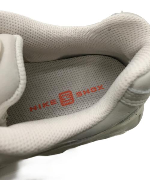 NIKE（ナイキ）NIKE (ナイキ) Shox Ride 2 Light Bone and Turf Orange ホワイト サイズ:26.5㎝の古着・服飾アイテム