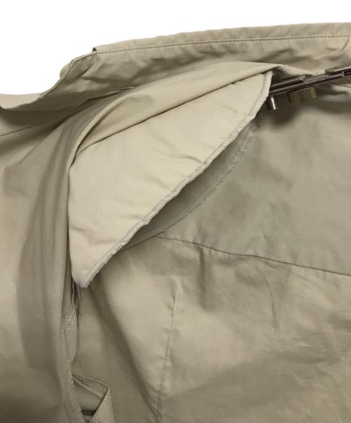 ASTRAET（アストラット）ASTRAET (アストラット) クロップド パワーショルダーシャツ ベージュ サイズ:下記参照の古着・服飾アイテム