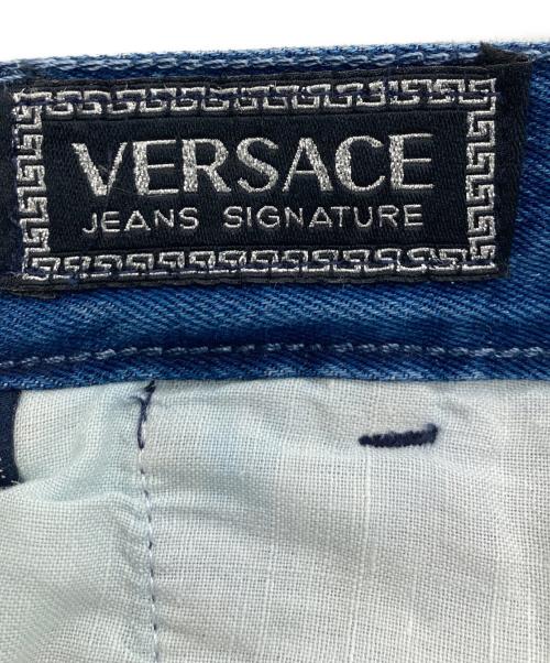 VERSACE JEANS SIGNATURE（ヴェルサーチジーンズシグネチャー）VERSACE JEANS SIGNATURE (ヴェルサーチジーンズシグネチャー) デニムハーフパンツ インディゴ サイズ:SIZE 40の古着・服飾アイテム
