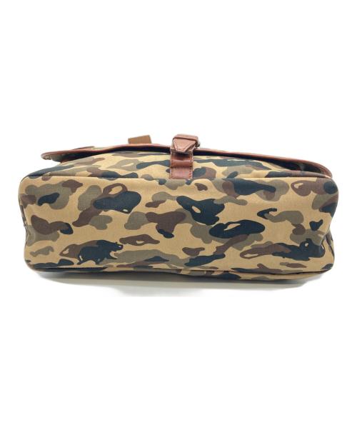 HUNTING WORLD（ハンティングワールド）HUNTING WORLD (ハンティングワールド) カモ柄ショルダーバッグ カーキの古着・服飾アイテム