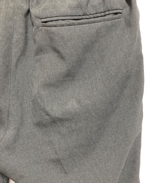 kolor/BEACON（カラービーコン）kolor/BEACON (カラービーコン) ベルテッドパンツ グレー サイズ:1の古着・服飾アイテム