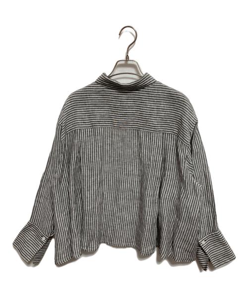 23区（ニジュウサンク）23区 (ニジュウサンク) LIBECO クロップド シャツ グレー サイズ:38の古着・服飾アイテム