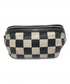 Saint Laurent Parisサンローランパリ）の古着「ウォッシュドデニム ボディバッグ」｜ホワイト×ブラック