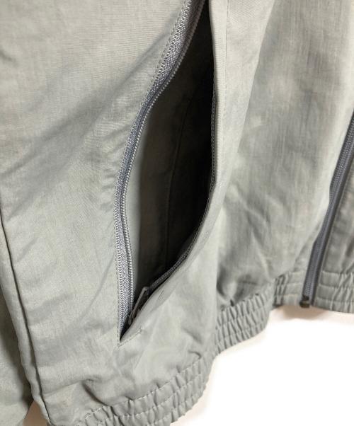 adidas（アディダス）adidas (アディダス) ウーブントラックトップ グレー サイズ:Lの古着・服飾アイテム