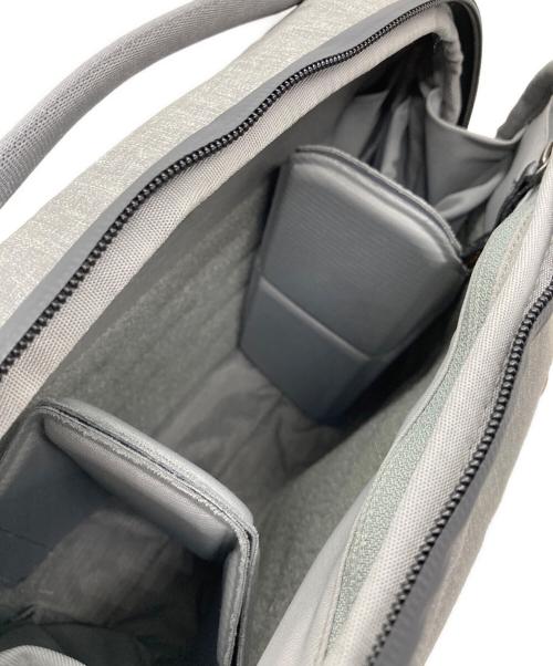 peak design（ピークデザイン）peak design (ピークデザイン) Every Day Sling 6L グレーの古着・服飾アイテム