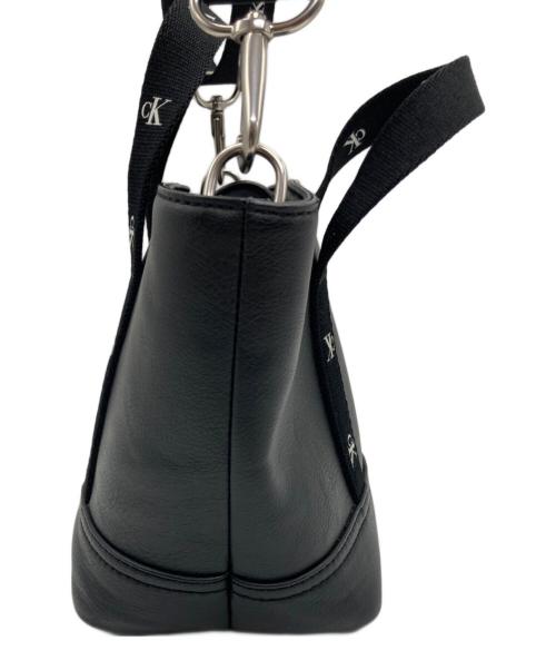 Calvin Klein Jeans（カルバンクラインジーンズ）Calvin Klein Jeans (カルバンクラインジーンズ) 2WAYスクエアトートバッグ ブラックの古着・服飾アイテム