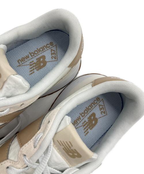 NEW BALANCE（ニューバランス）NEW BALANCE (ニューバランス) ローカットスニーカー ホワイト×ベージュ サイズ:24.5cmの古着・服飾アイテム