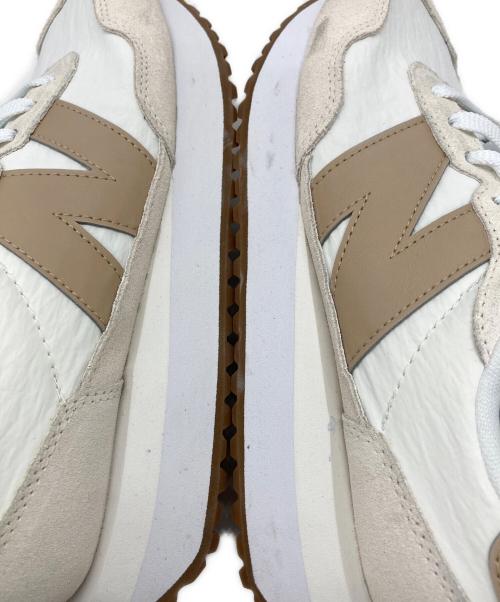 NEW BALANCE（ニューバランス）NEW BALANCE (ニューバランス) ローカットスニーカー ホワイト×ベージュ サイズ:24.5cmの古着・服飾アイテム