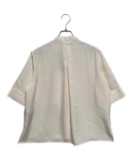 icB（アイシービー）icB (アイシービー) シルキーツイル クロップドシャツ アイボリー サイズ:4(9)の古着・服飾アイテム