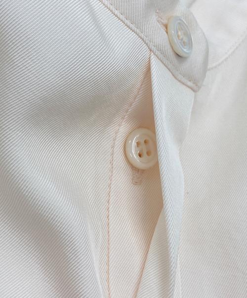 icB（アイシービー）icB (アイシービー) シルキーツイル クロップドシャツ アイボリー サイズ:4(9)の古着・服飾アイテム