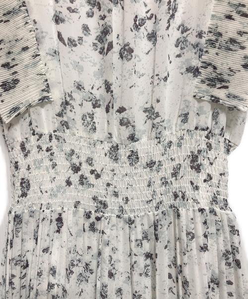 Snidel（スナイデル）Snidel (スナイデル) Sustainableフリルワンピース ホワイト サイズ:SIZE 1の古着・服飾アイテム