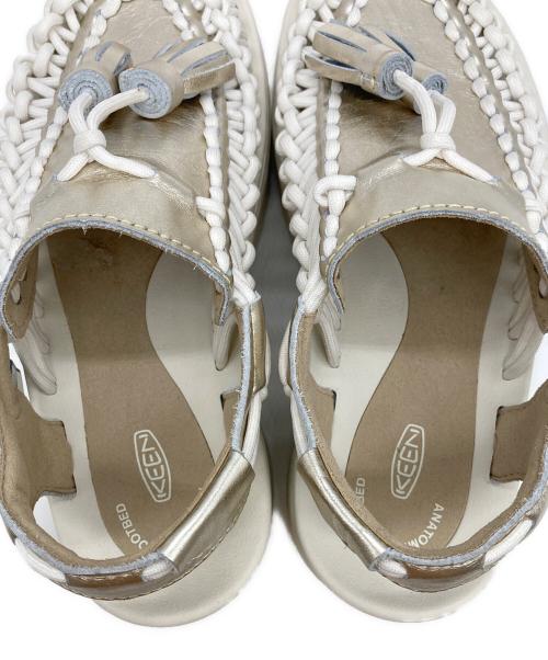 KEEN（キーン）KEEN (キーン) オールジェンダー ユニーク ピーエルティー タッセル ベージュ サイズ:SIZE 24cmの古着・服飾アイテム