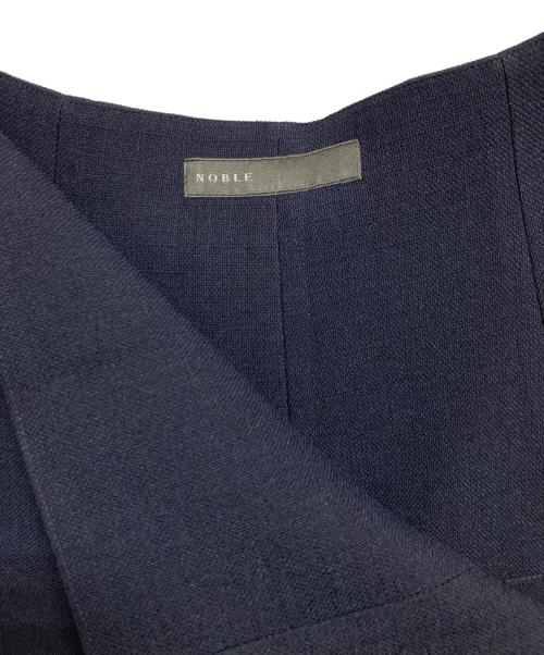 Noble（ノーブル）Noble (ノーブル) フロントパネルタックミディスカート ネイビー サイズ:36の古着・服飾アイテム