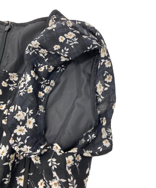 12 Twelve Agenda（トゥエルブアジェンダ）12 Twelve Agenda (トゥエルブアジェンダ) モノトーン小花柄ロングワンピース ブラック サイズ:Ｍの古着・服飾アイテム