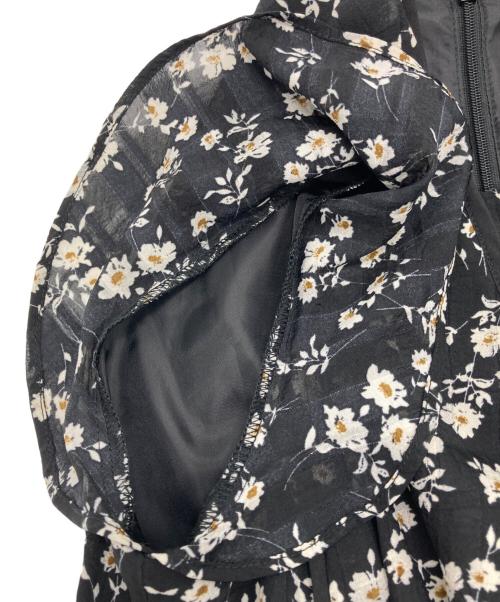 12 Twelve Agenda（トゥエルブアジェンダ）12 Twelve Agenda (トゥエルブアジェンダ) モノトーン小花柄ロングワンピース ブラック サイズ:Ｍの古着・服飾アイテム
