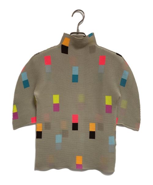 me ISSEY MIYAKE（ミーイッセイ ミヤケ）me ISSEY MIYAKE (ミーイッセイ ミヤケ) ハイネックプリーツブラウス ベージュ サイズ:-の古着・服飾アイテム