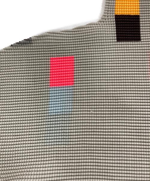 me ISSEY MIYAKE（ミーイッセイ ミヤケ）me ISSEY MIYAKE (ミーイッセイ ミヤケ) ハイネックプリーツブラウス ベージュ サイズ:-の古着・服飾アイテム