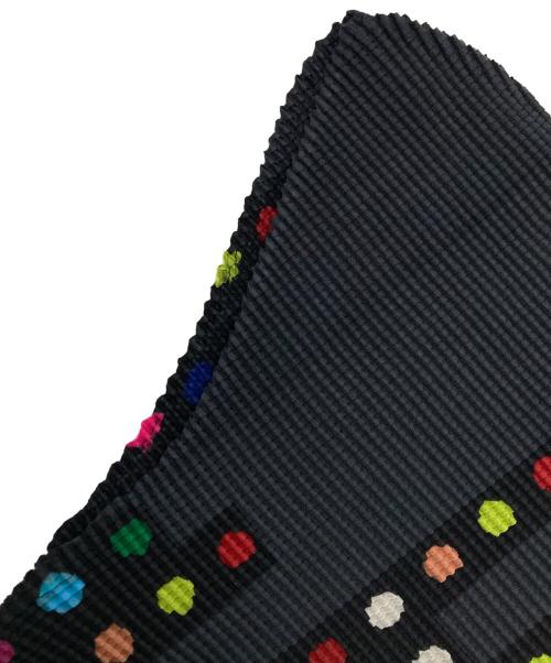 me ISSEY MIYAKE（ミーイッセイ ミヤケ）me ISSEY MIYAKE (ミーイッセイ ミヤケ) ハイネックプリーツノースリーブブラウス グレー サイズ:-の古着・服飾アイテム