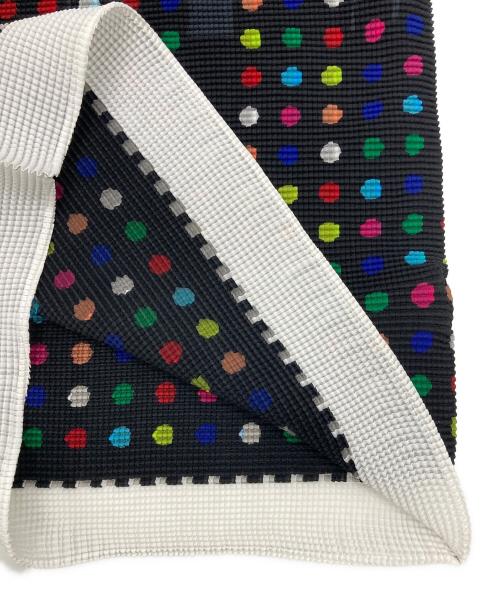 me ISSEY MIYAKE（ミーイッセイ ミヤケ）me ISSEY MIYAKE (ミーイッセイ ミヤケ) ハイネックプリーツノースリーブブラウス グレー サイズ:-の古着・服飾アイテム