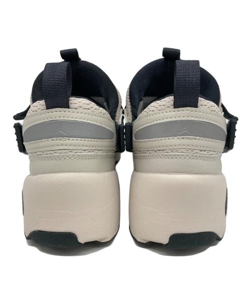 NIKE（ナイキ）NIKE (ナイキ) ジョーダン トランナー LX アイボリー サイズ:SIZE 25.5cmの古着・服飾アイテム