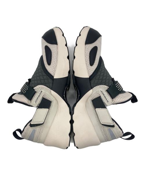 NIKE（ナイキ）NIKE (ナイキ) ジョーダン トランナー LX アイボリー サイズ:SIZE 25.5cmの古着・服飾アイテム