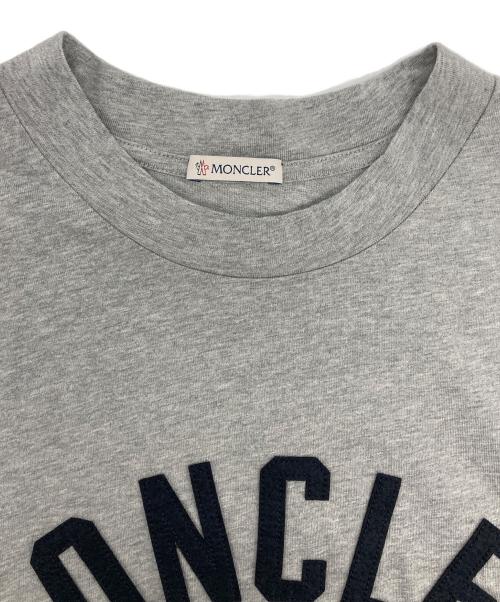 MONCLER（モンクレール）MONCLER (モンクレール) アーチロゴTシャツ グレー サイズ:Mの古着・服飾アイテム