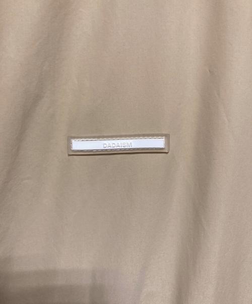 CHRISTIAN DADA（クリスチャンダダ）CHRISTIAN DADA (クリスチャンダダ) ダウントレンチコート ベージュ サイズ:48の古着・服飾アイテム